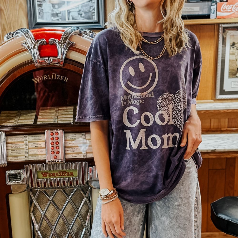 She’s A Cool Mom Vintage Tee