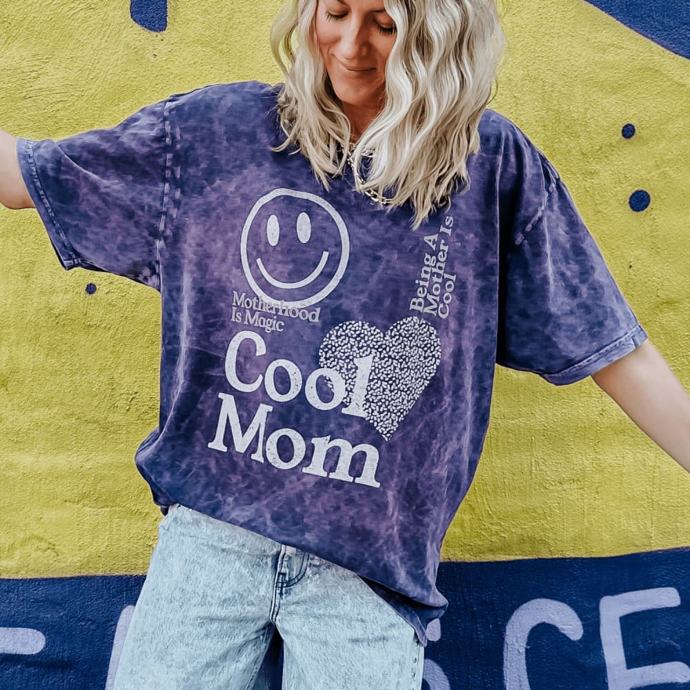 She’s A Cool Mom Vintage Tee
